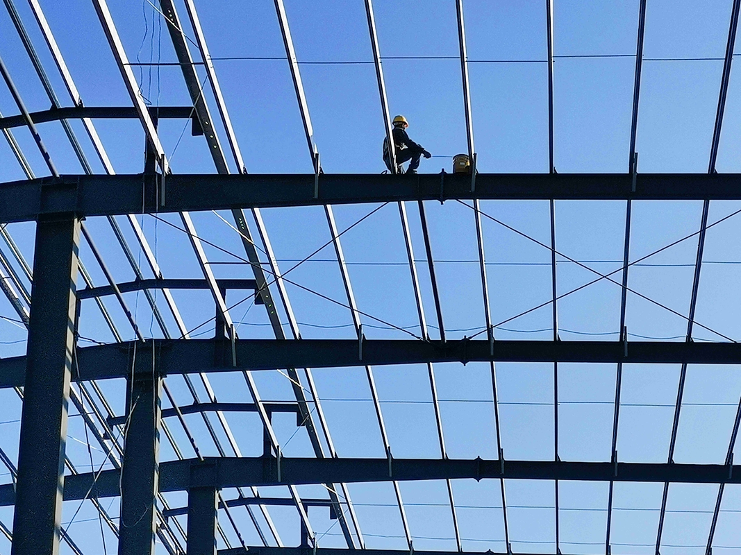 Kekuatan tinggi Galvanized Portal Tipe Besar Span Baja Untuk Gedung Pabrik