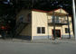 Two Lantai Villa Jenis Sandwich Panel Baja Bangunan Rumah Prefab Dengan Balkon